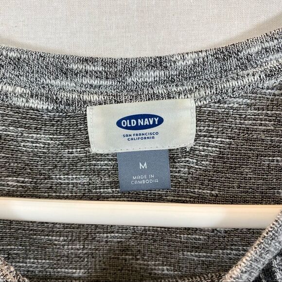 Old Navy White‎ and Black Cuffed Sleeve Blouse Size medium - Picture 6 of 9